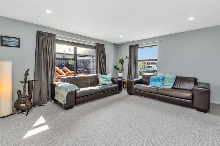 Photo of property in 15 Chimango Place, Rolleston, 7615