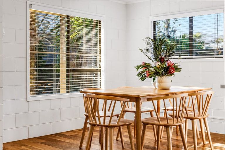 Photo of property in 18 Outlook Road, Greenhithe, Auckland, 0632