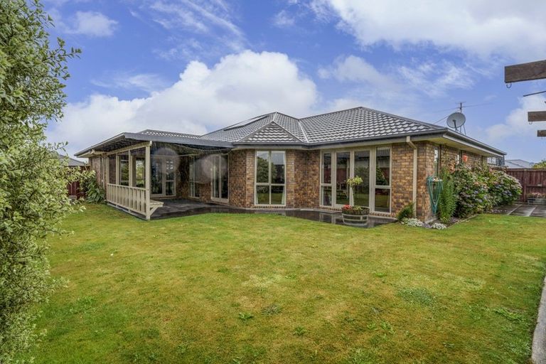 Photo of property in 13 Maple Place, Rangiora, 7400