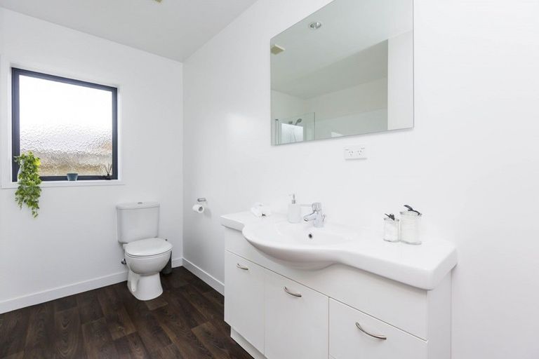 Photo of property in 5 Sunstone Crescent, Brown Owl, Upper Hutt, 5018