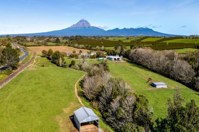 Photo of property in 1284 Mountain Road, Inglewood, 4389