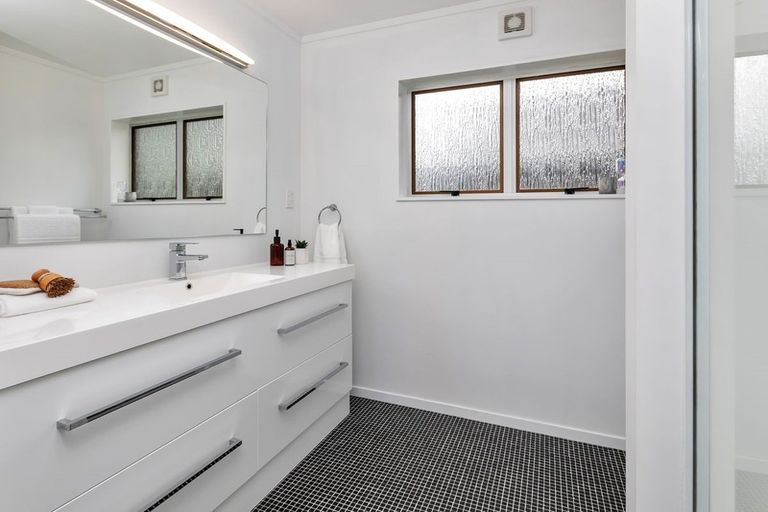 Photo of property in 12 Escalona Street, Te Kamo, Whangarei, 0112