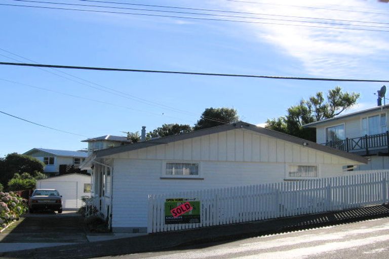 Photo of property in 65 Beazley Avenue, Paparangi, Wellington, 6037