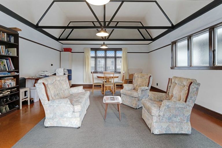 Photo of property in 81 Kiwi Esplanade, Mangere Bridge, Auckland, 2022