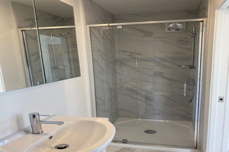 Photo of property in 3/43 Yeovil Road, Te Atatu Peninsula, Auckland, 0610