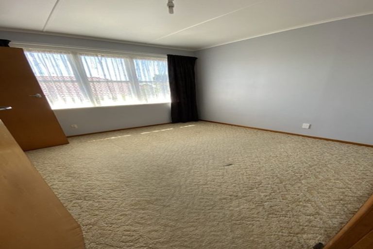 Photo of property in 11 Robert Burke Place, Henderson, Auckland, 0612