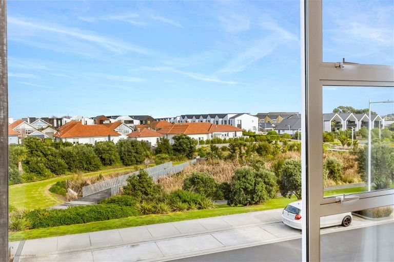 Photo of property in 13 Frances Bryers Road, Hobsonville, Auckland, 0616