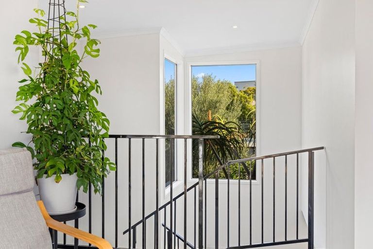 Photo of property in 7a Justin Place, Te Atatu Peninsula, Auckland, 0610