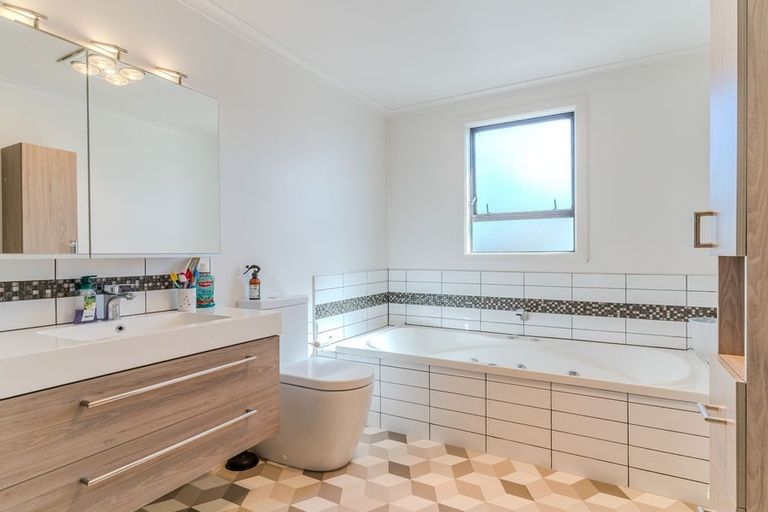 Photo of property in 114 Argyle Street, Mosgiel, 9024