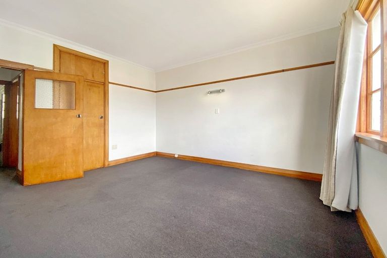 Photo of property in Ionian Flats, 123-125 Brougham Street, Mount Victoria, Wellington, 6011