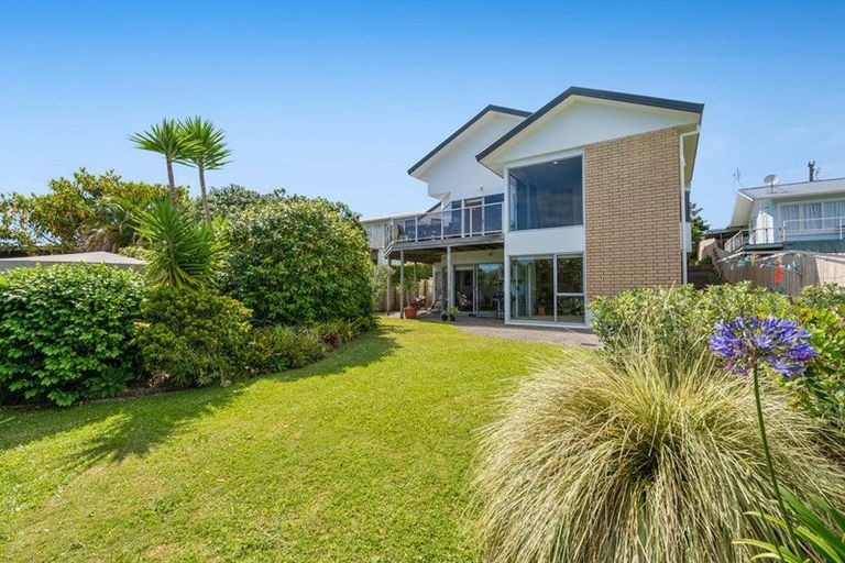 Photo of property in 1326 Whangaparaoa Road, Army Bay, Whangaparaoa, 0930