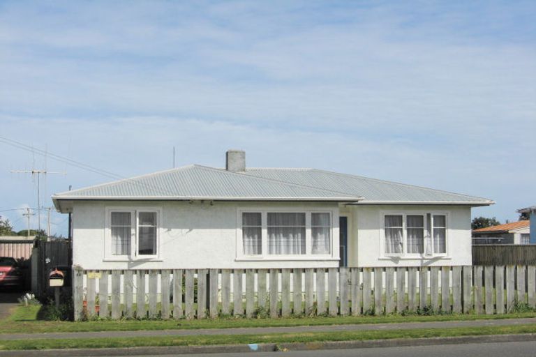 Photo of property in 69 Cornfoot Street, Castlecliff, Whanganui, 4501