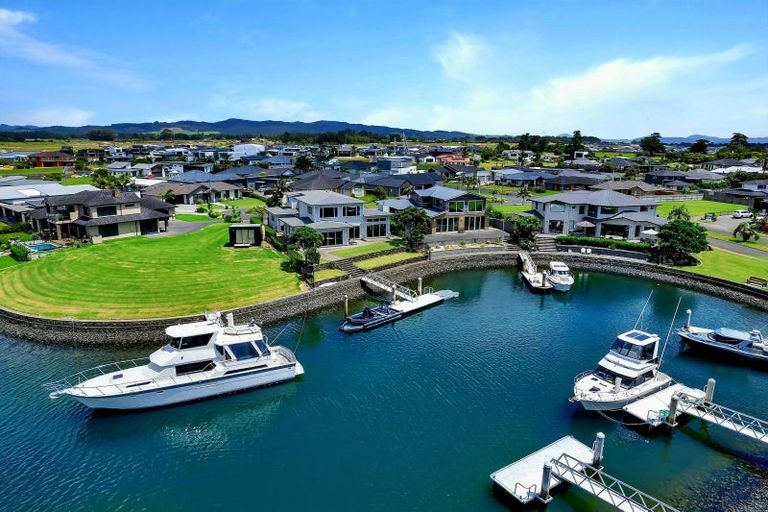 Photo of property in 5 Lanyard Place, One Tree Point, 0118