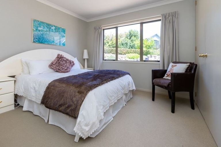 Photo of property in 22 Waipuna Place, Rototuna, Hamilton, 3210