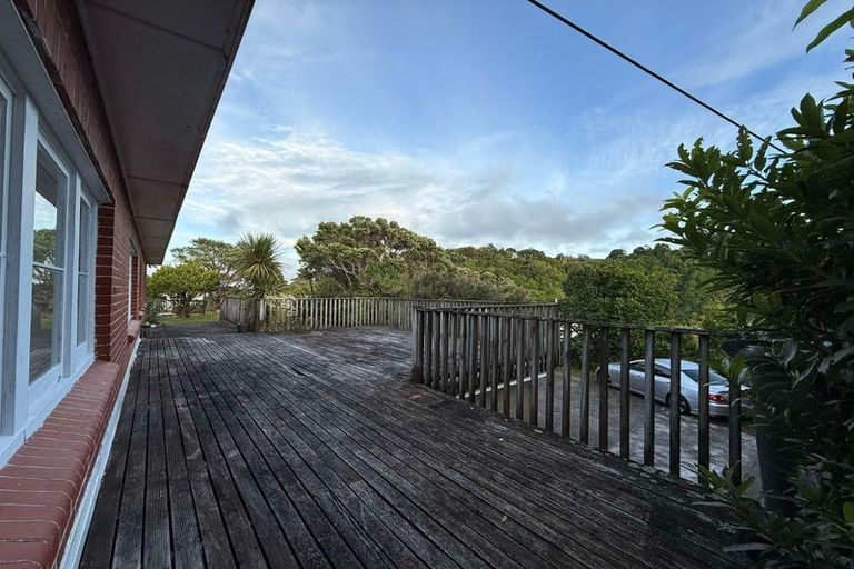 Photo of property in 17 Rakeiora Grove, Korokoro, Lower Hutt, 5012