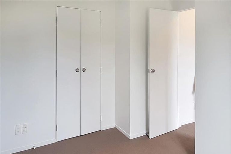 Photo of property in 1e/10 Crown Lynn Place, New Lynn, Auckland, 0600