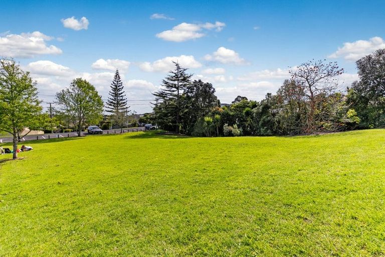 Photo of property in 2/41 Lyons Avenue, Murrays Bay, Auckland, 0630
