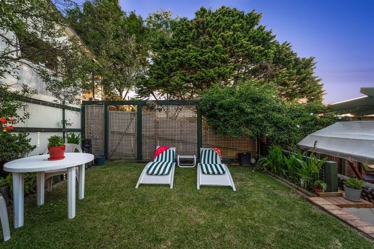 Photo of property in 100 Becroft Drive, Forrest Hill, Auckland, 0620