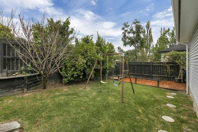 Photo of property in 10 Beeche Place, Birkdale, Auckland, 0626