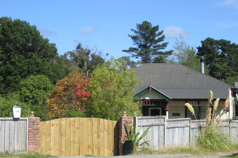 Photo of property in 10 Roseveare Grove, Te Marua, Upper Hutt, 5018