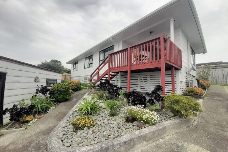 Photo of property in 2 Zircon Place, Wiri, Auckland, 2104
