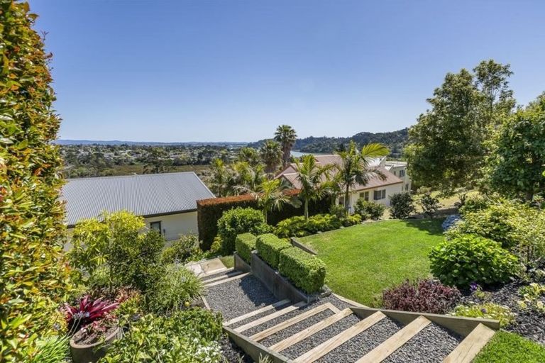 Photo of property in 78 Pemberton Avenue, Bayview, Auckland, 0629