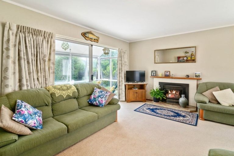 Photo of property in 56 Kawaha Point Road, Kawaha Point, Rotorua, 3010