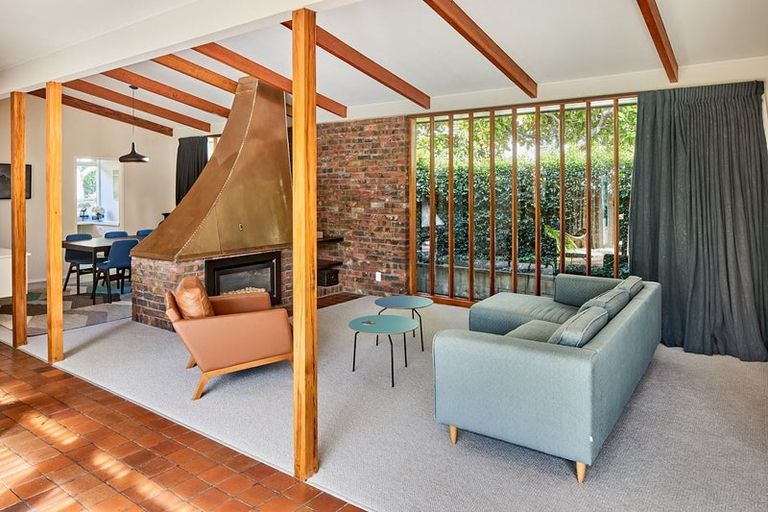 Photo of property in 27 Cheviot Road, Lowry Bay, Lower Hutt, 5013