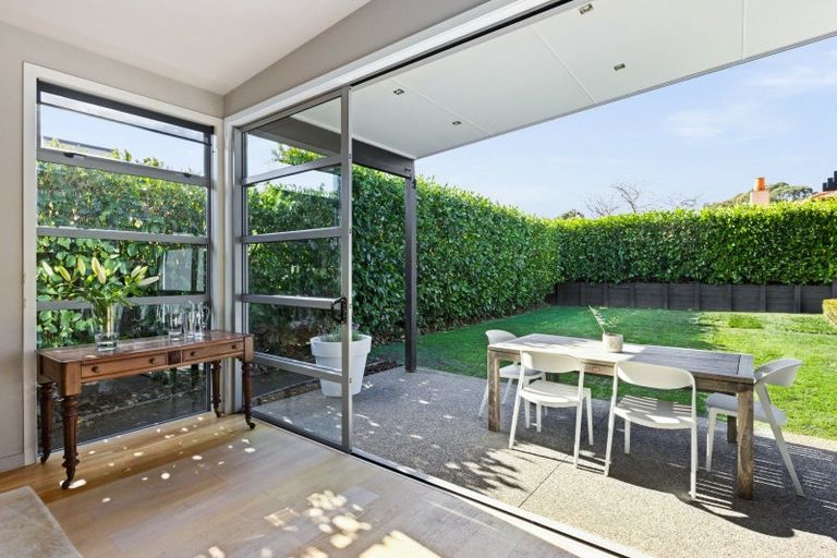 Photo of property in 54 Rochfort Road, Havelock North, 4130