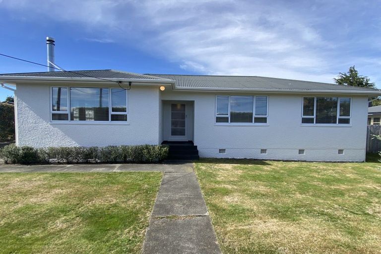 Photo of property in 8 Barrett Place, Carterton, 5713