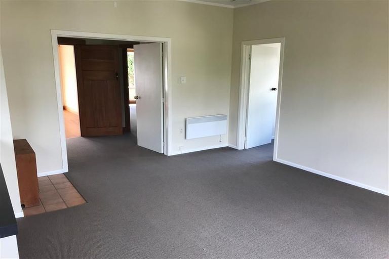 Photo of property in 28 Morley Street, New Plymouth, 4310