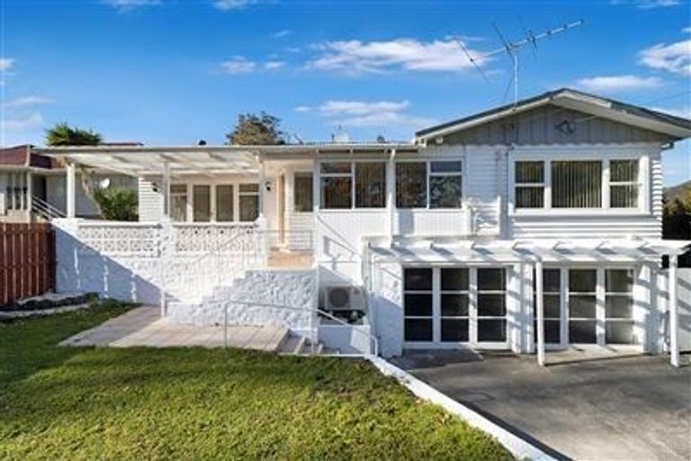 Photo of property in 64 Seabrook Avenue, New Lynn, Auckland, 0600