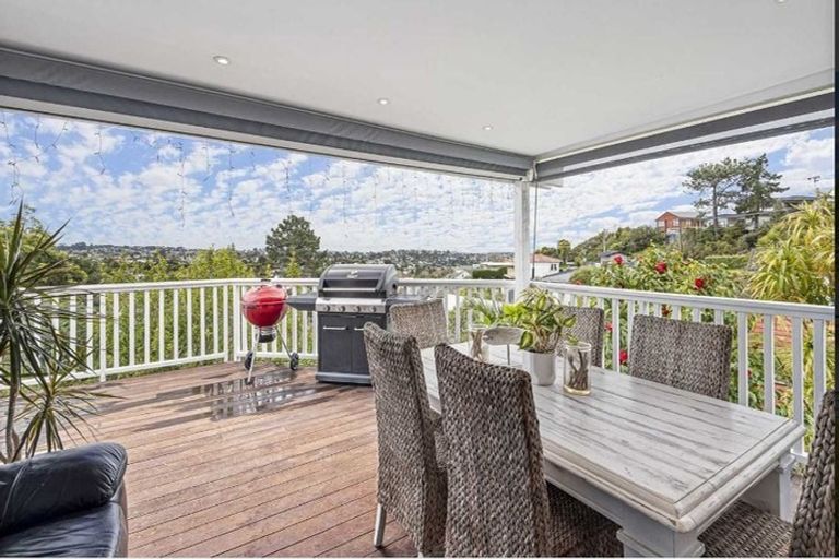 Photo of property in 143 Browns Bay Road, Browns Bay, Auckland, 0630