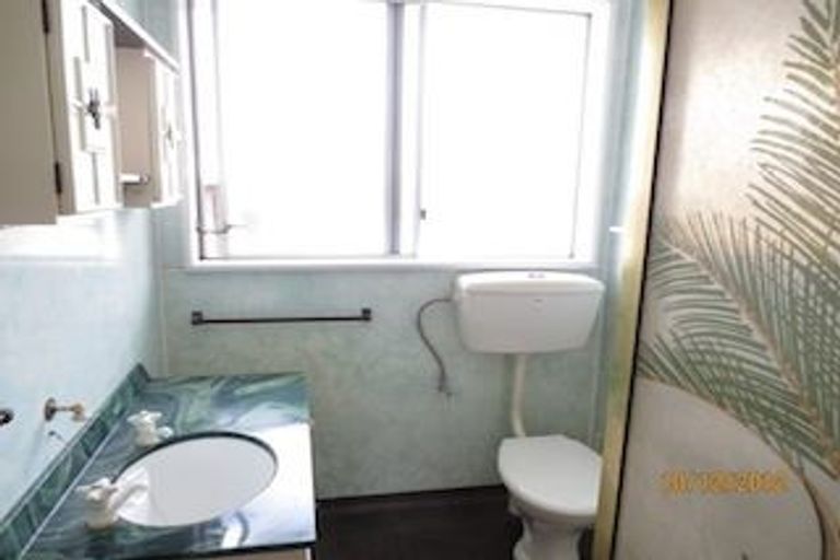 Photo of property in 1/1a Sequoia Place, Maoribank, Upper Hutt, 5018