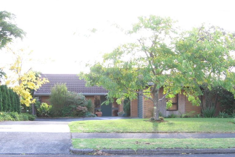 Photo of property in 14 Majesty Place, Half Moon Bay, Auckland, 2012