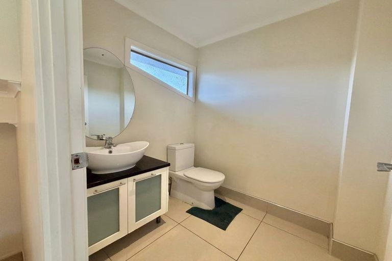 Photo of property in 121 Redoubt Road, Goodwood Heights, Auckland, 2105