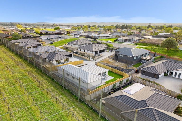 Photo of property in 18 Sam Heywood Place, Pyes Pa, Tauranga, 3112