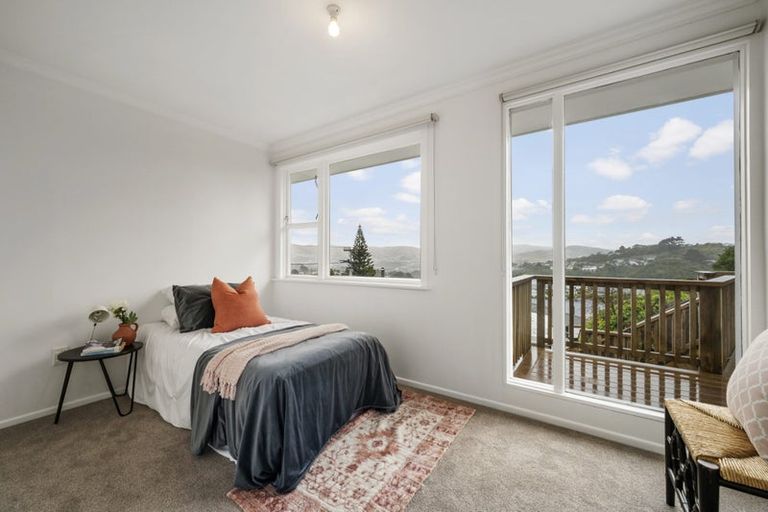 Photo of property in 83 Beazley Avenue, Paparangi, Wellington, 6037