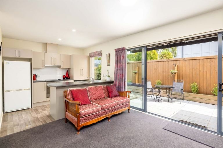 Photo of property in 3/123 Sawyers Arms Road, Northcote, Christchurch, 8052