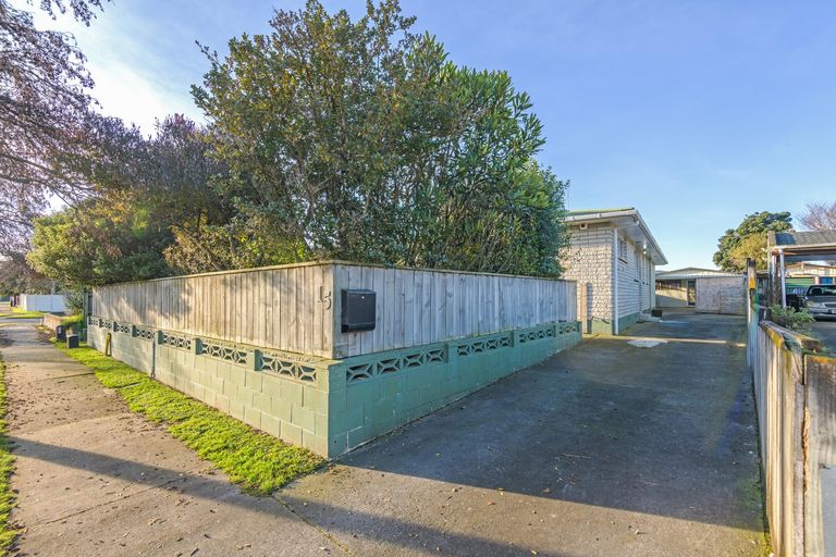 Photo of property in 15 Acacia Street, Kelvin Grove, Palmerston North, 4414