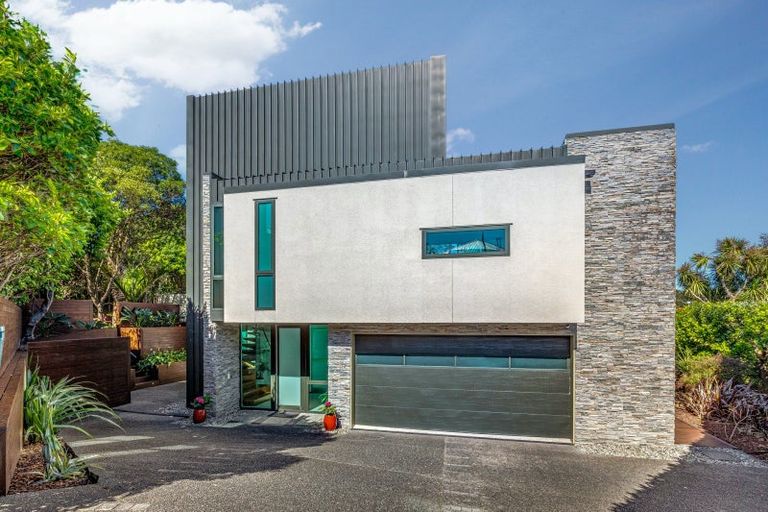 Photo of property in 24d Mandalay Terrace, Khandallah, Wellington, 6035