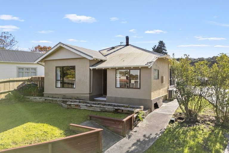 Photo of property in 4 Brockville Road, Glenross, Dunedin, 9011