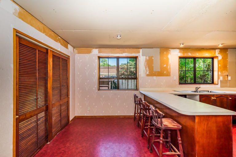 Photo of property in 92 Ngaio Road, Waikanae, 5036