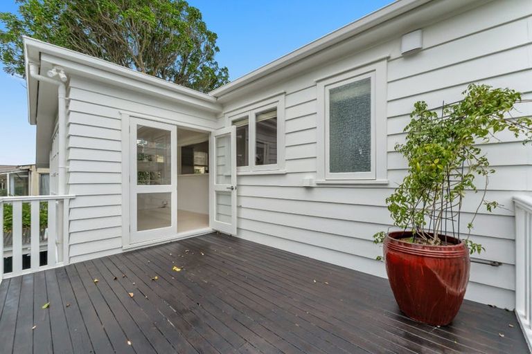 Photo of property in 29 Queens Parade, Devonport, Auckland, 0624
