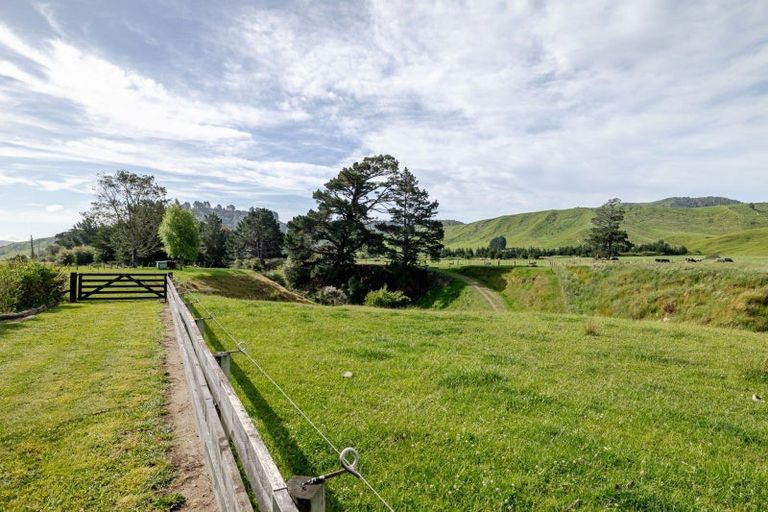 Photo of property in 423 Castle Hill Road, Alfredton, Eketahuna, 4996