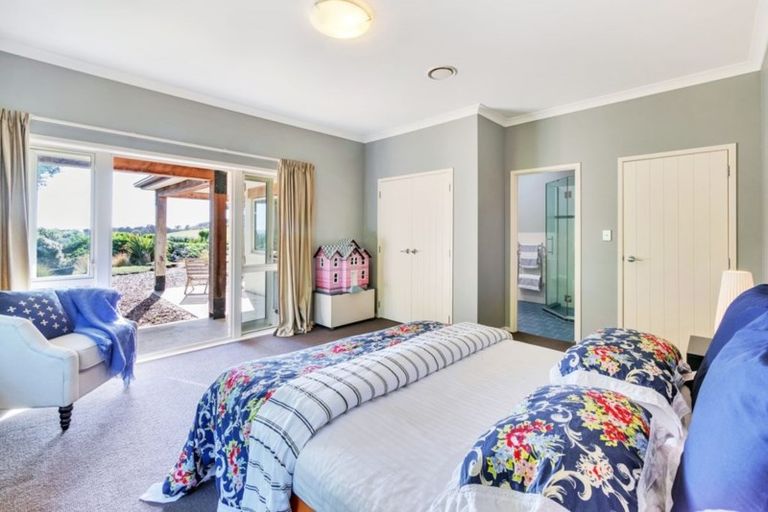 Photo of property in 29 Shine Road, South Head, Helensville, 0874