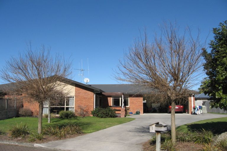 Photo of property in 1 Stanfield Court, Rototuna, Hamilton, 3210