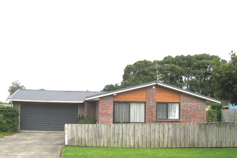 Photo of property in 1 Muriel Place, Ranui, Auckland, 0612