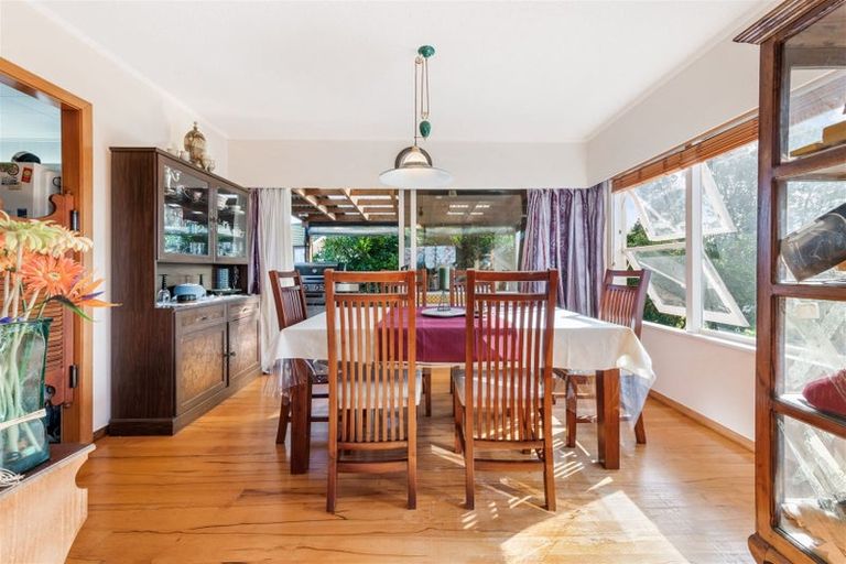 Photo of property in 11 Pamela Place, New Lynn, Auckland, 0600