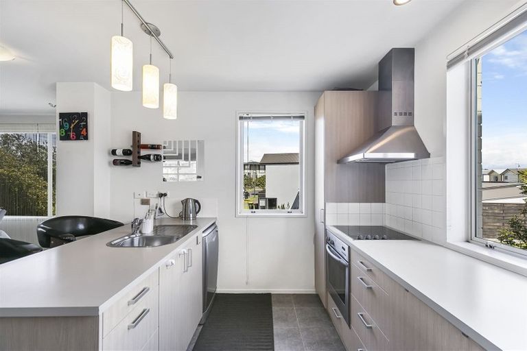 Photo of property in 28 Opito Way, East Tamaki, Auckland, 2013